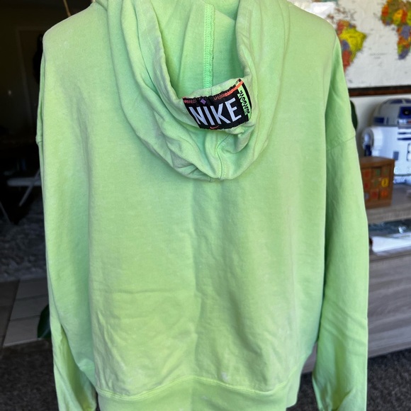 Nike Women's Green Hoodie - Picture 8 of 8